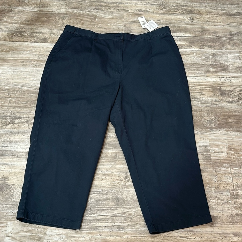 L.L. Bean Women's Navy Blue Capris Pants Sz. 20W